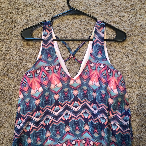 Multi-Colored Short Top - Picture 2 of 2